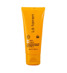 کرم ضدافتاب لافارر بی رنگ spf30 مناسب پوست های چرب و مستعد اکنه 40میل