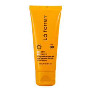 کرم ضدافتاب لافارر بی رنگ spf30 مناسب پوست های چرب و مستعد اکنه 40میل
